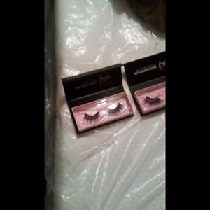 LUSH MAGNETIC LONG LASHES.. Condition is New
